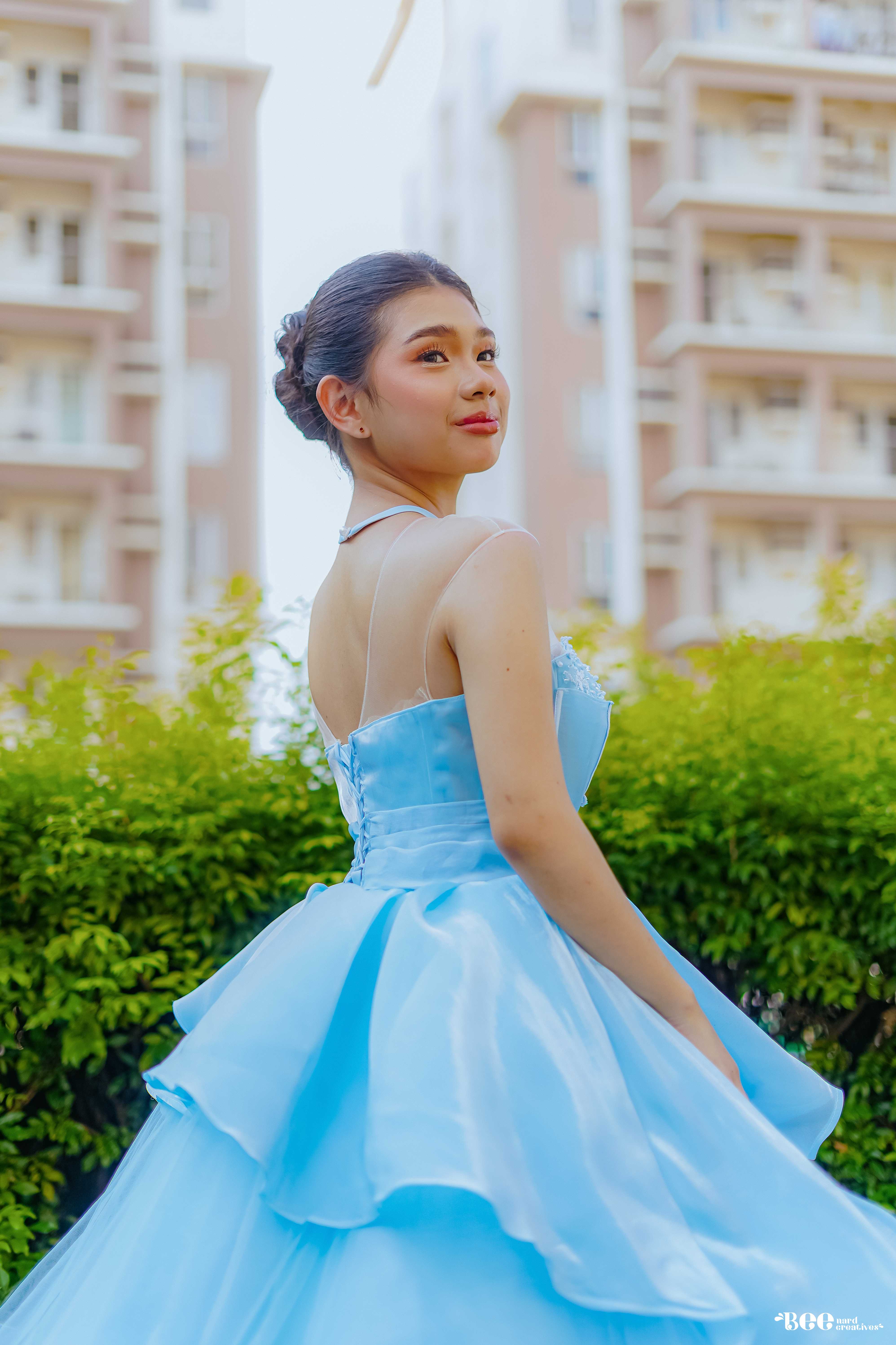 Mia Kirsten debut hero (mobile)